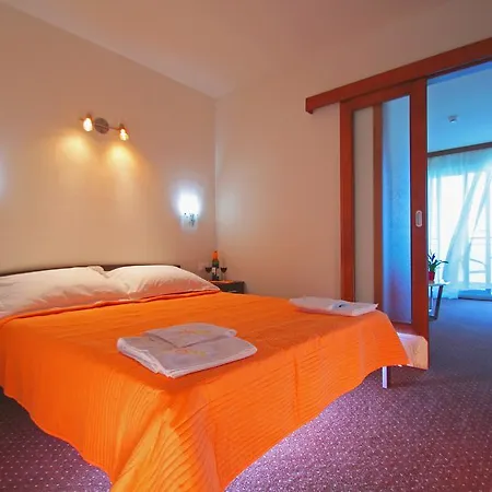 Junona Bed & Breakfast 3*